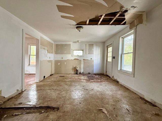 3 Riley Ct, North Attleboro, MA 02760