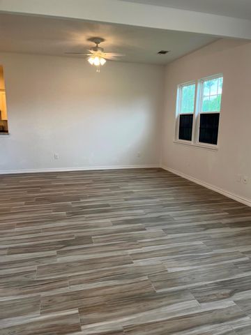 2415 Kenning Road, Crosby, TX 77532