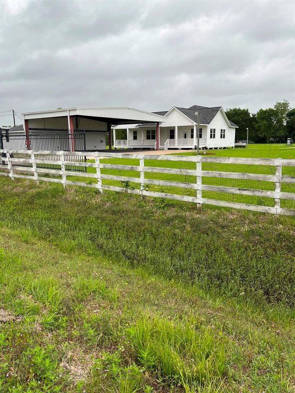 2415 Kenning Road, Crosby, TX 77532