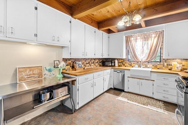 6169 Kokanee Ln, Pollock Pines, CA 95726