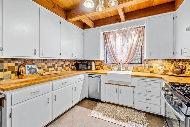 6169 Kokanee Ln, Pollock Pines, CA 95726