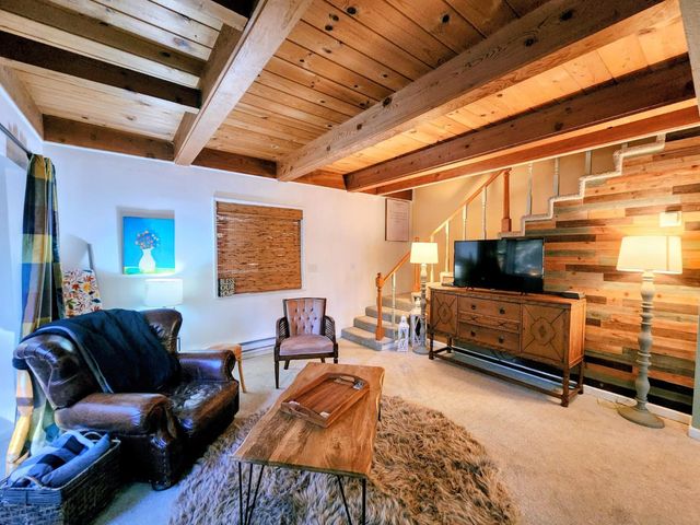 6169 Kokanee Ln, Pollock Pines, CA 95726