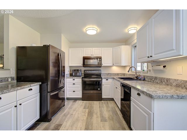 9802 Ne 58TH St, Vancouver, WA 98662