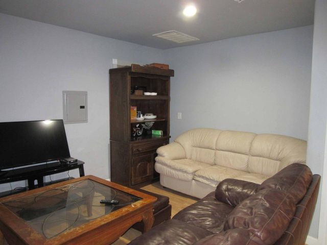 1918 S Olive Ave, Stockton, CA 95215