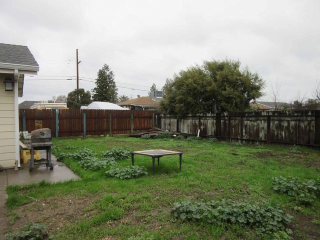 1918 S Olive Ave, Stockton, CA 95215