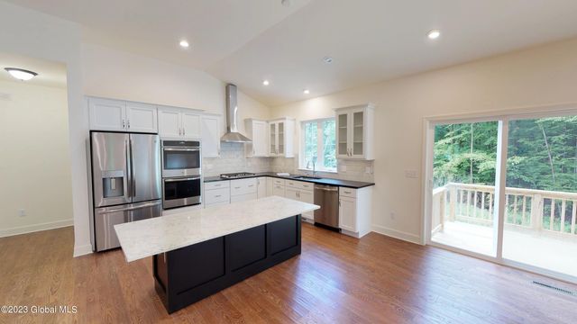 13 Anson Court, Malta, NY 12020