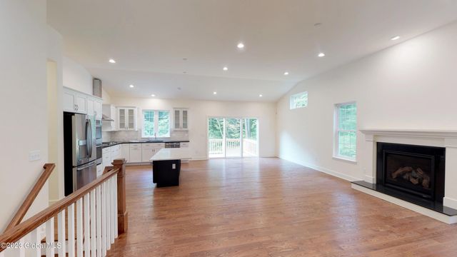 13 Anson Court, Malta, NY 12020