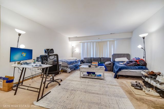 21W581 North Avenue 30, Lombard, IL 60148