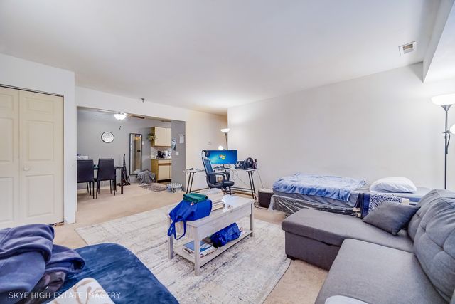 21W581 North Avenue 30, Lombard, IL 60148