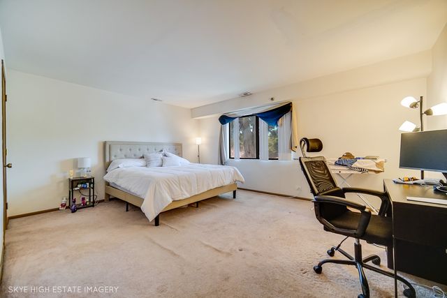 21W581 North Avenue 30, Lombard, IL 60148