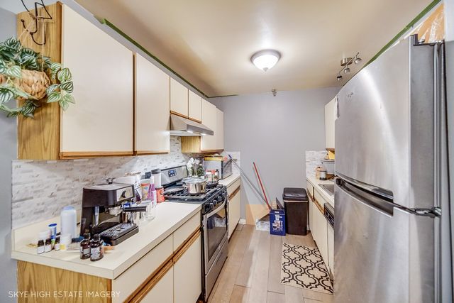 21W581 North Avenue 30, Lombard, IL 60148