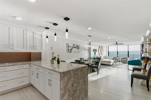 19 WHISPERING SANDS DRIVE 1105, Sarasota, FL 34242