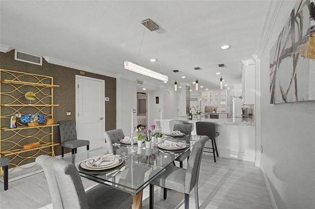 19 WHISPERING SANDS DRIVE 1105, Sarasota, FL 34242