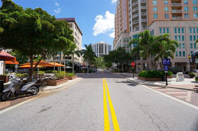 19 WHISPERING SANDS DRIVE 1105, Sarasota, FL 34242