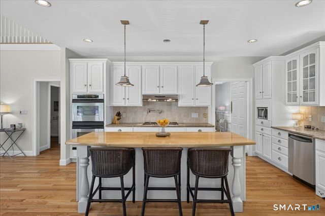 23 Randolph Farm Road, Milford, CT 06460