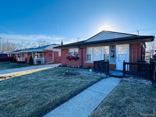 6784 Cooper Street, Taylor, MI 48180