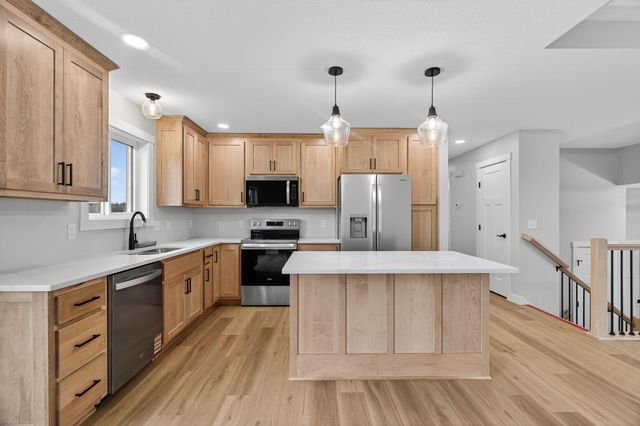 655 1st Street SE, Elgin, MN 55932