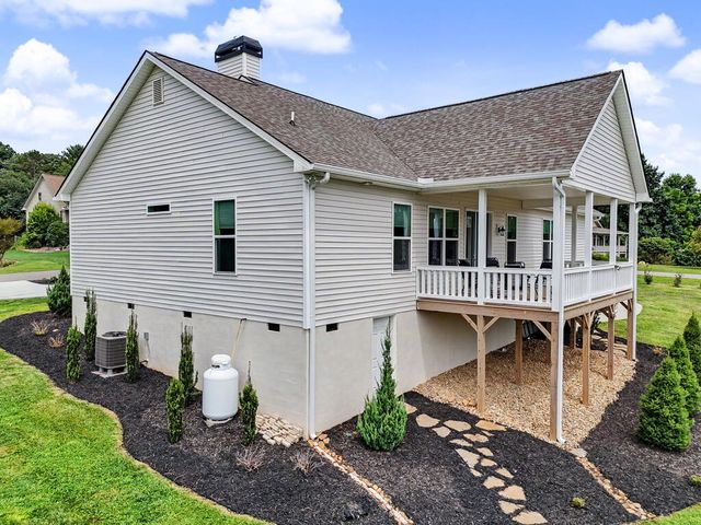 15 Kiloran Way, Blairsville, GA 30512