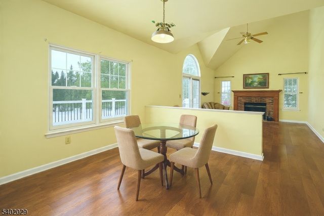 5 Clover Hills Dr, Franklin Twp., NJ 08873