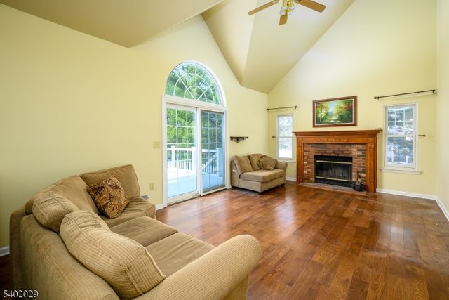 5 Clover Hills Dr, Franklin Twp., NJ 08873