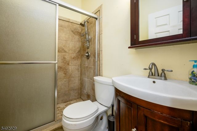 5 Clover Hills Dr, Franklin Twp., NJ 08873