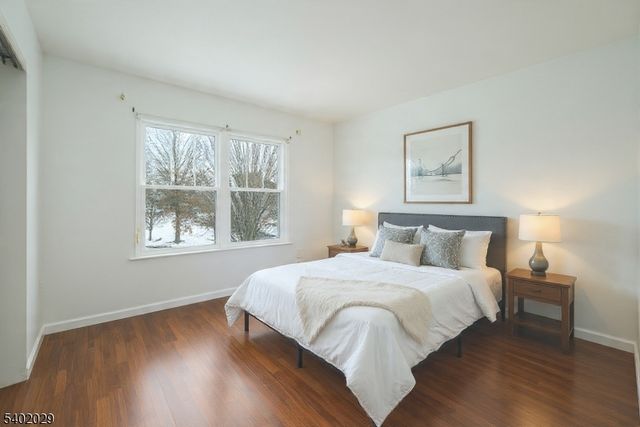 5 Clover Hills Dr, Franklin Twp., NJ 08873