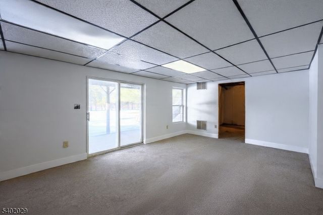 5 Clover Hills Dr, Franklin Twp., NJ 08873