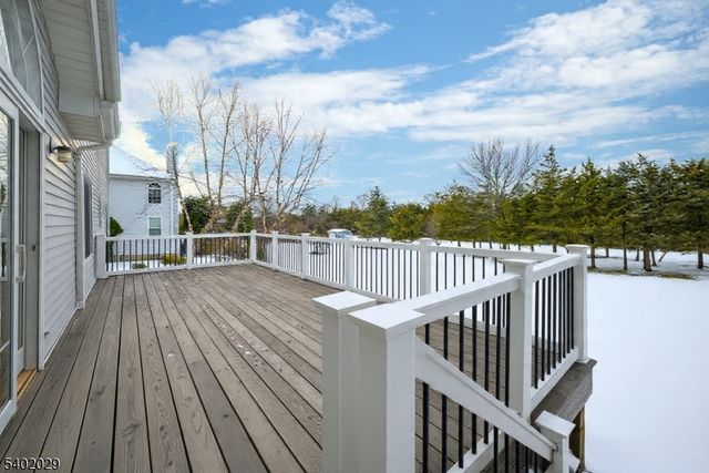 5 Clover Hills Dr, Franklin Twp., NJ 08873