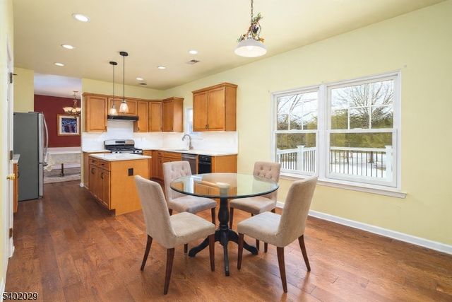 5 Clover Hills Dr, Franklin Twp., NJ 08873