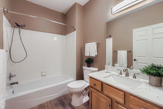 365 Hayes Drive 30, Hastings, MN 55033