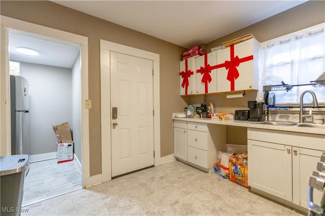 985 Bloomfield Avenue, Akron, OH 44302