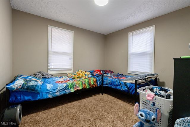 985 Bloomfield Avenue, Akron, OH 44302