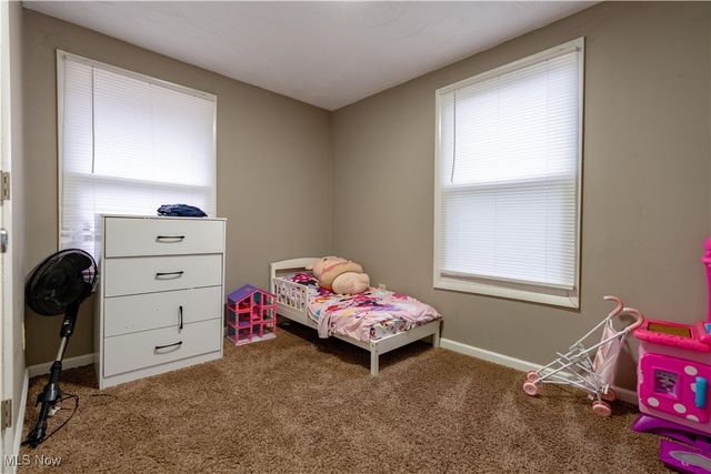 985 Bloomfield Avenue, Akron, OH 44302