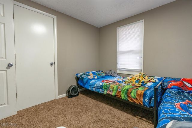 985 Bloomfield Avenue, Akron, OH 44302