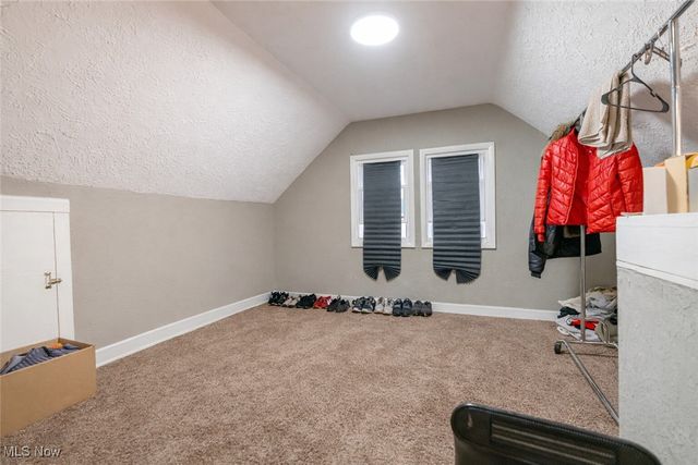 985 Bloomfield Avenue, Akron, OH 44302