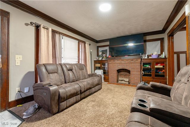 985 Bloomfield Avenue, Akron, OH 44302