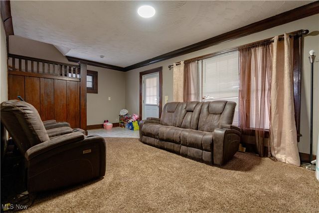 985 Bloomfield Avenue, Akron, OH 44302