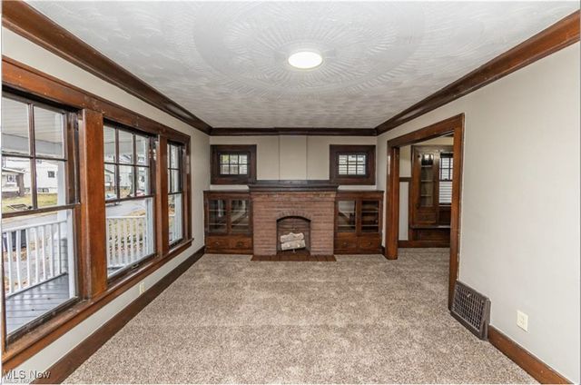 985 Bloomfield Avenue, Akron, OH 44302