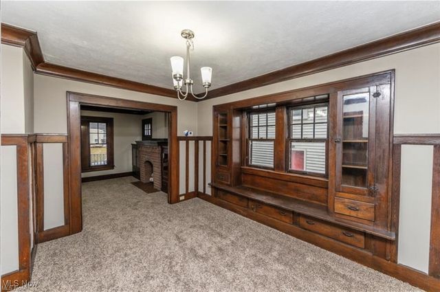 985 Bloomfield Avenue, Akron, OH 44302