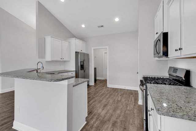 4225 Woodcliffe Dr., Conway, SC 29526