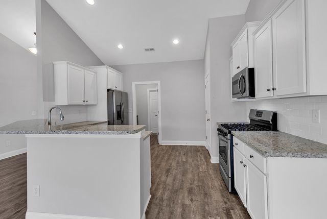 4225 Woodcliffe Dr., Conway, SC 29526