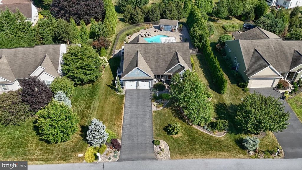 1903 FIELDCREST RD, Lebanon, PA 17042