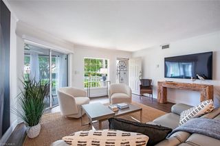 5633 Turtle Bay DR 35, Naples, FL 34108
