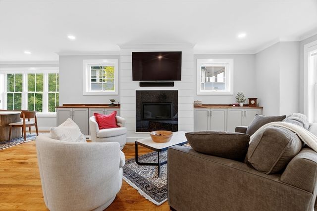 26 Neponset Ave 26, Boston, MA 02131