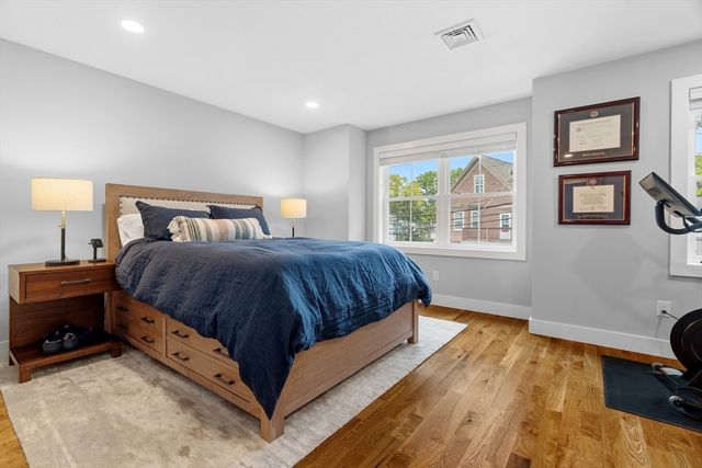 26 Neponset Ave 26, Boston, MA 02131