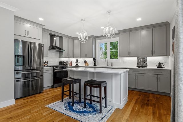 26 Neponset Ave 26, Boston, MA 02131