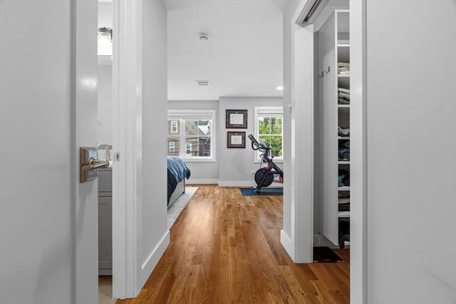 26 Neponset Ave 26, Boston, MA 02131