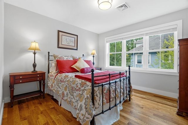 26 Neponset Ave 26, Boston, MA 02131