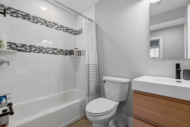 26 Neponset Ave 26, Boston, MA 02131