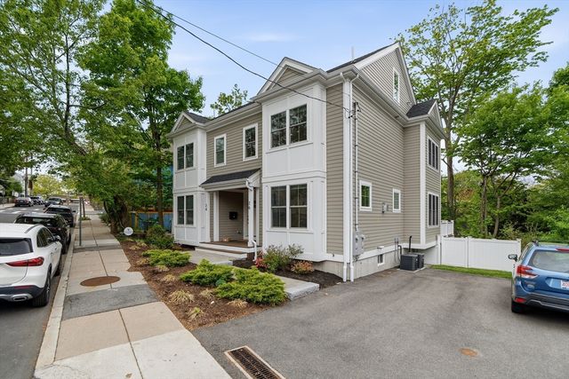 26 Neponset Ave 26, Boston, MA 02131